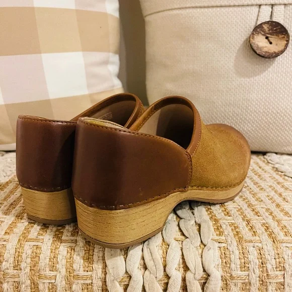 Women’s NWOB Dansko Brenna Slip-On Tan Burnished Suede Clogs Size EU 37 US 6.5-7 - Picture 5 of 13
